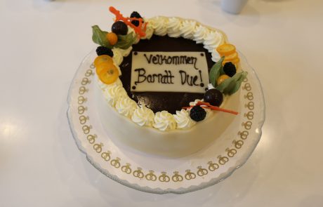 ASIMUT welcome cake for the Barratt Due Institute